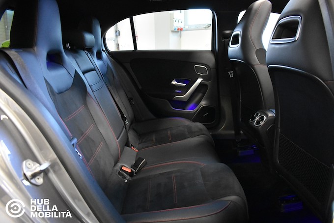 MERCEDES-BENZ A 35 AMG 4Matic Luxury